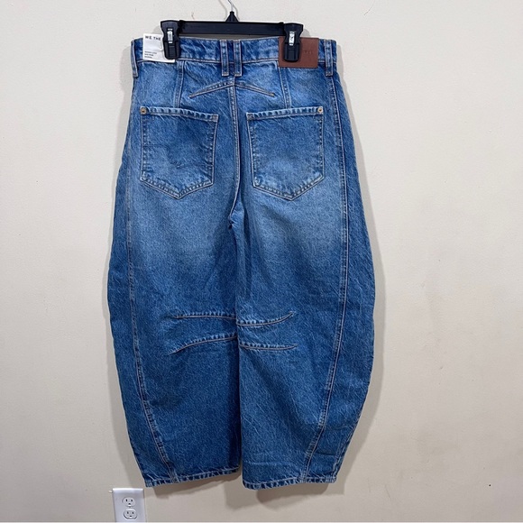 NWT We The Free Good Luck Mid-Rise Barrel Jeans Color: Ultra Light Beam size 25 - Picture 9 of 12